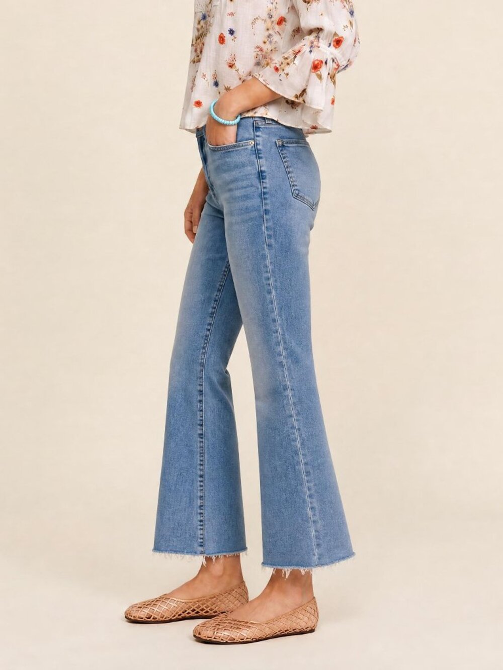 FRAME Le Crop Mini Boot Jeans Raw Hem Flare 28 Morning Blue LCFRA291